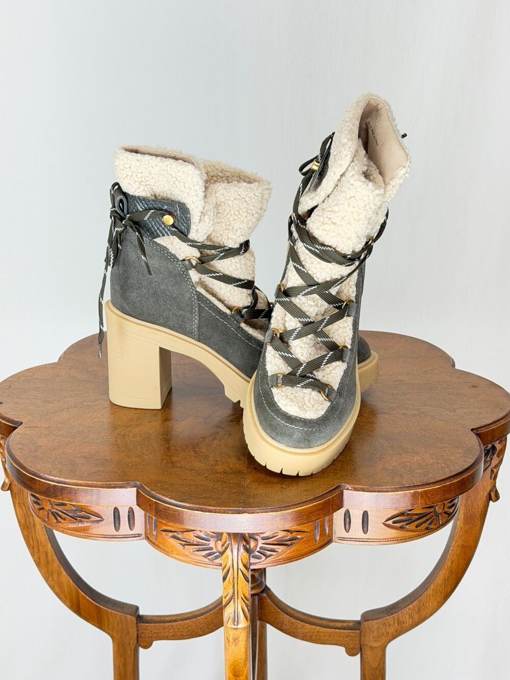 Dolce Vita Sherpa Lined Lace Up Gray/Brown Boot 3.5" Heel Womens 7.5 #0143C
